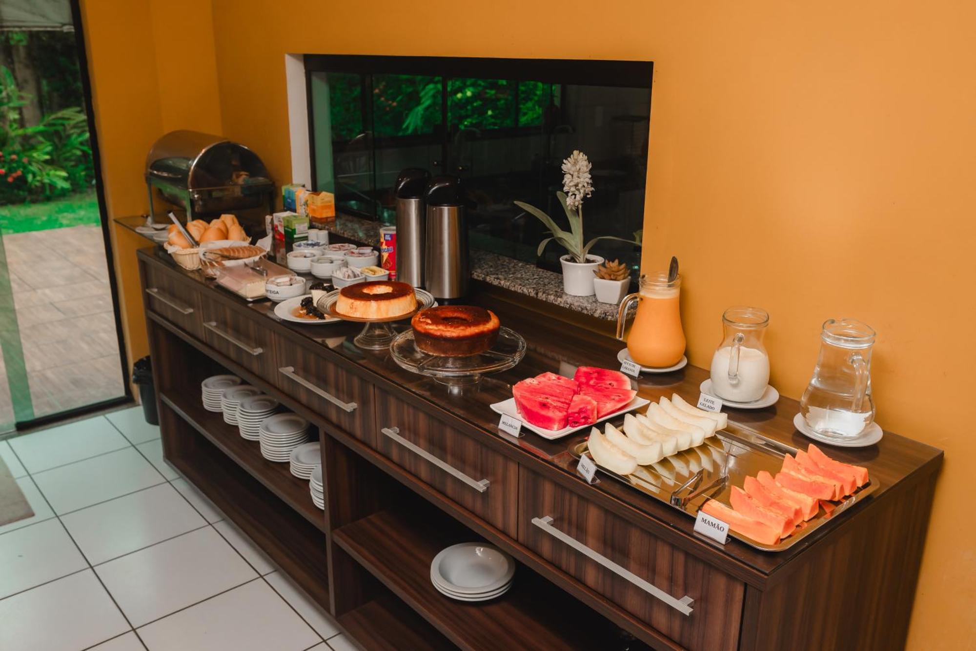 Joli Hotel
